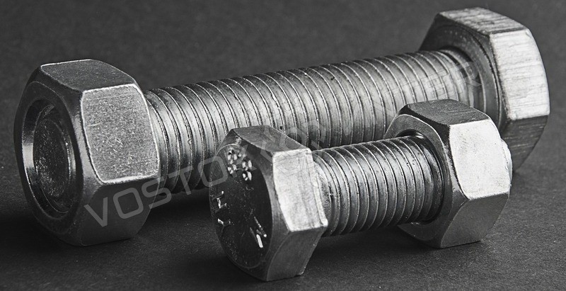 Болти 8.8 з гайками 8.0